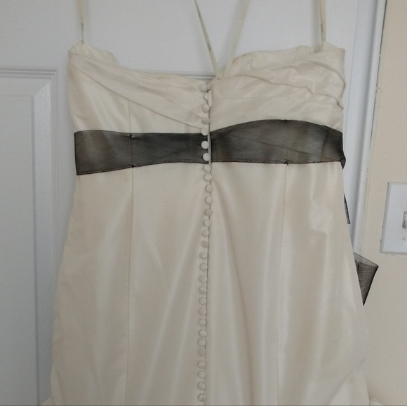 Vera Wang White collection wedding dress size 16 - Picture 5 of 5